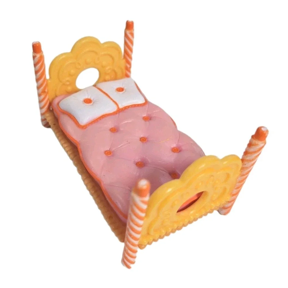 Lalaloopsy Sew Cute Doll Bed, Pink Orange Doll Bed 2009 MGA Entertainment